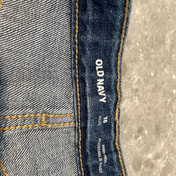 Old Navy; NWT Girls Denim Shorts, size 16plus - Picture 3 of 4